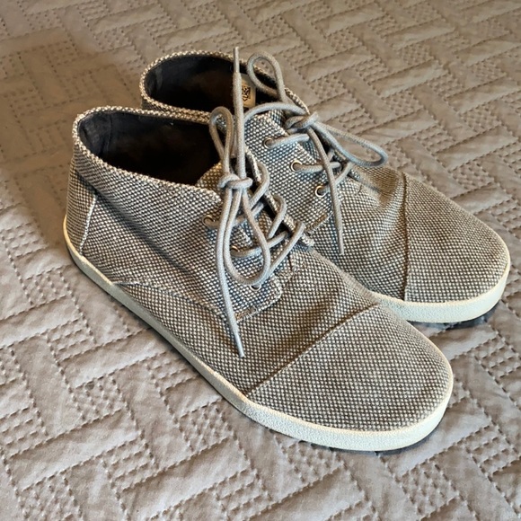 Toms Other - Toms : High Top Canvas Sneakers - M8